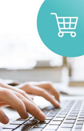 Hände auf Tastatur, Icon Einkaufwagen